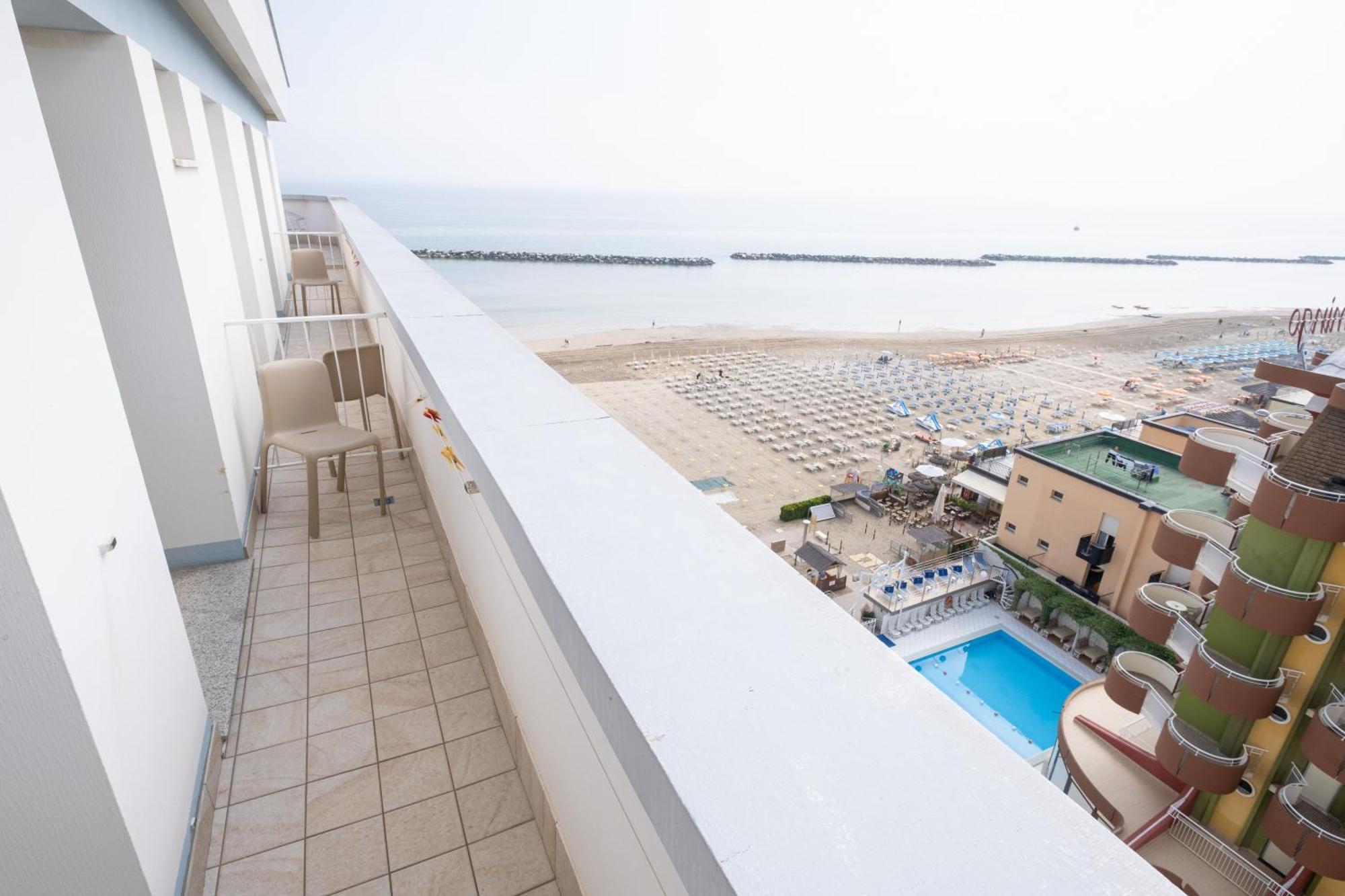 Hotel Capitol Gatteo a Mare Exterior foto